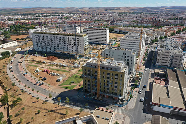 Grabar con drones la construcción de una obra civil